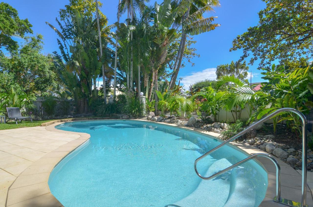 Seascape Holidays - Tropical Reef Apartments Порт Дъглас Екстериор снимка