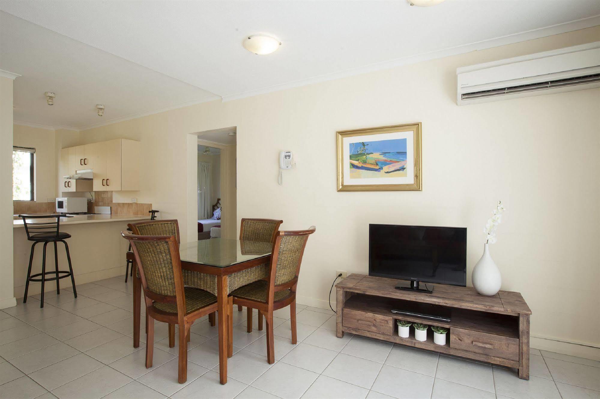 Seascape Holidays - Tropical Reef Apartments Порт Дъглас Екстериор снимка