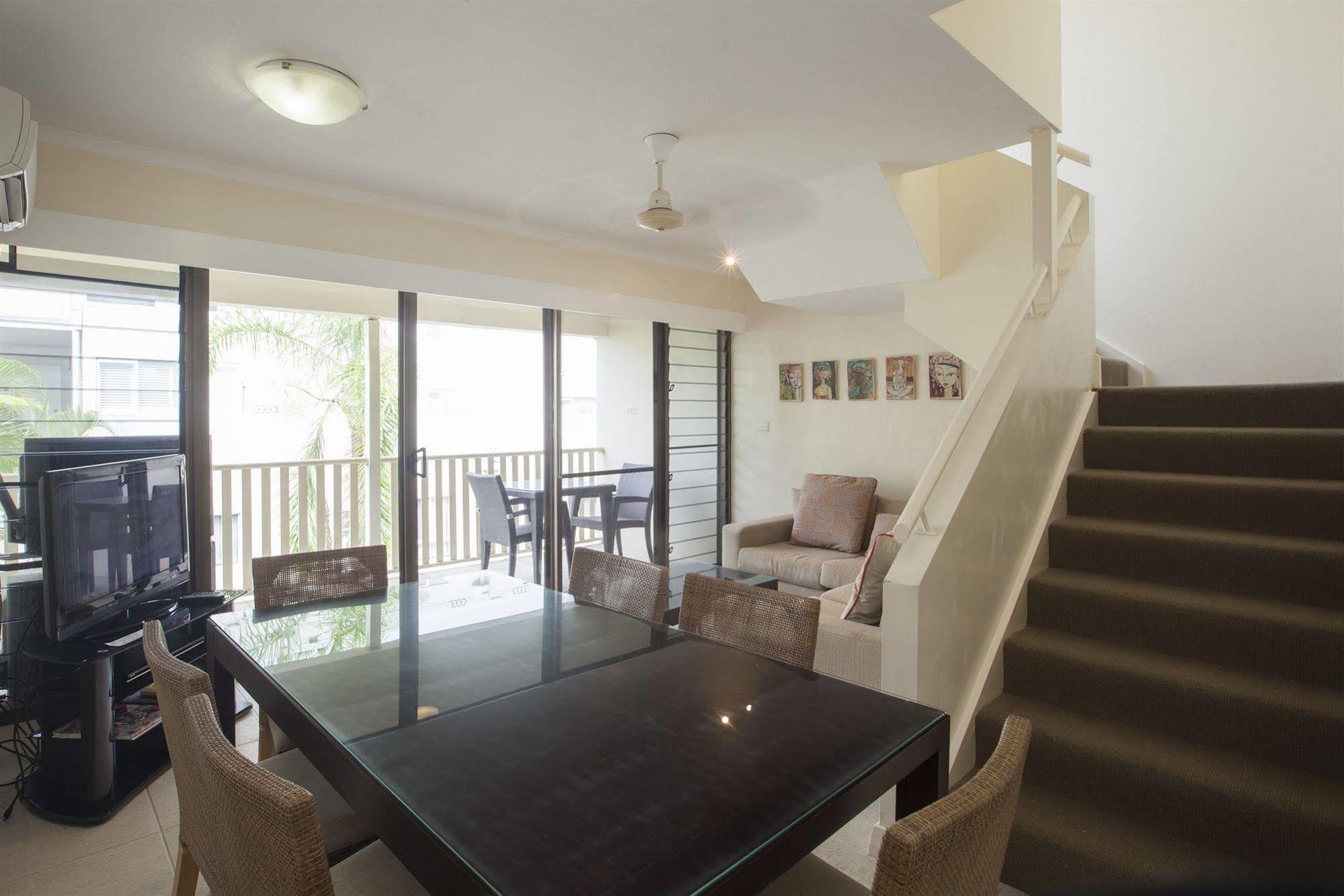 Seascape Holidays - Tropical Reef Apartments Порт Дъглас Екстериор снимка