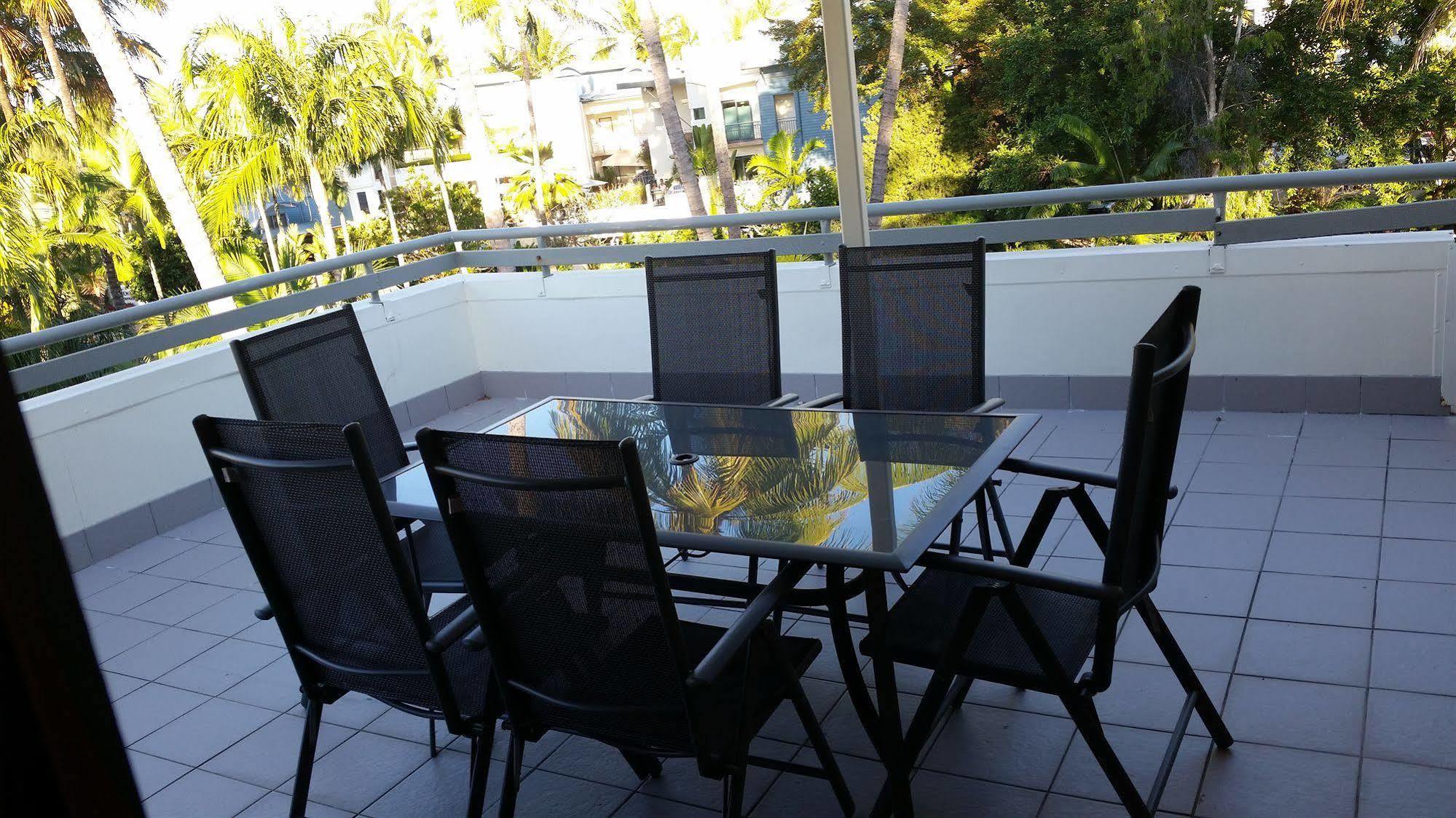 Seascape Holidays - Tropical Reef Apartments Порт Дъглас Екстериор снимка