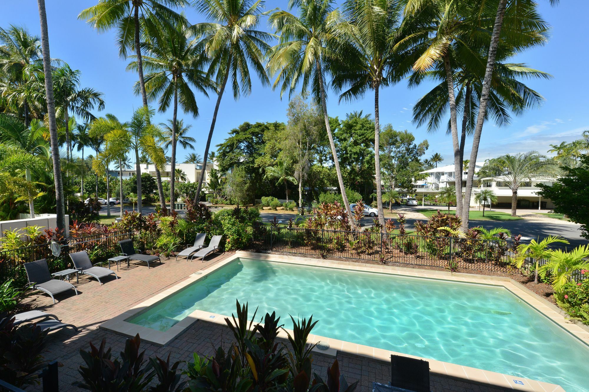 Seascape Holidays - Tropical Reef Apartments Порт Дъглас Екстериор снимка